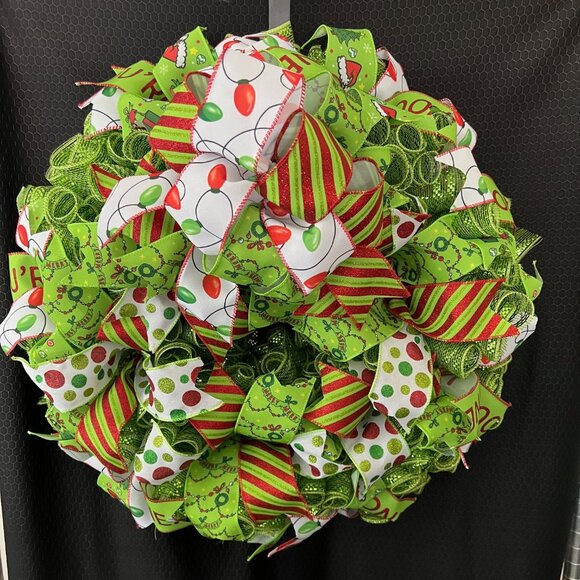 Grinch Christmas Wreath made of Deco Mesh - Picture 1 of 1